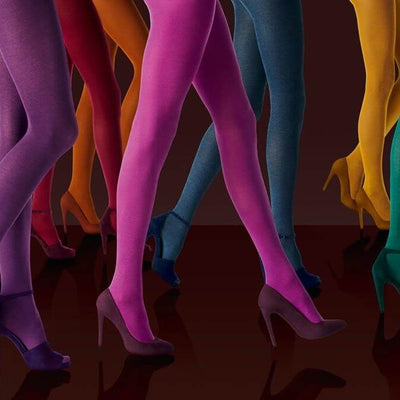 benen met gekleurde panty's