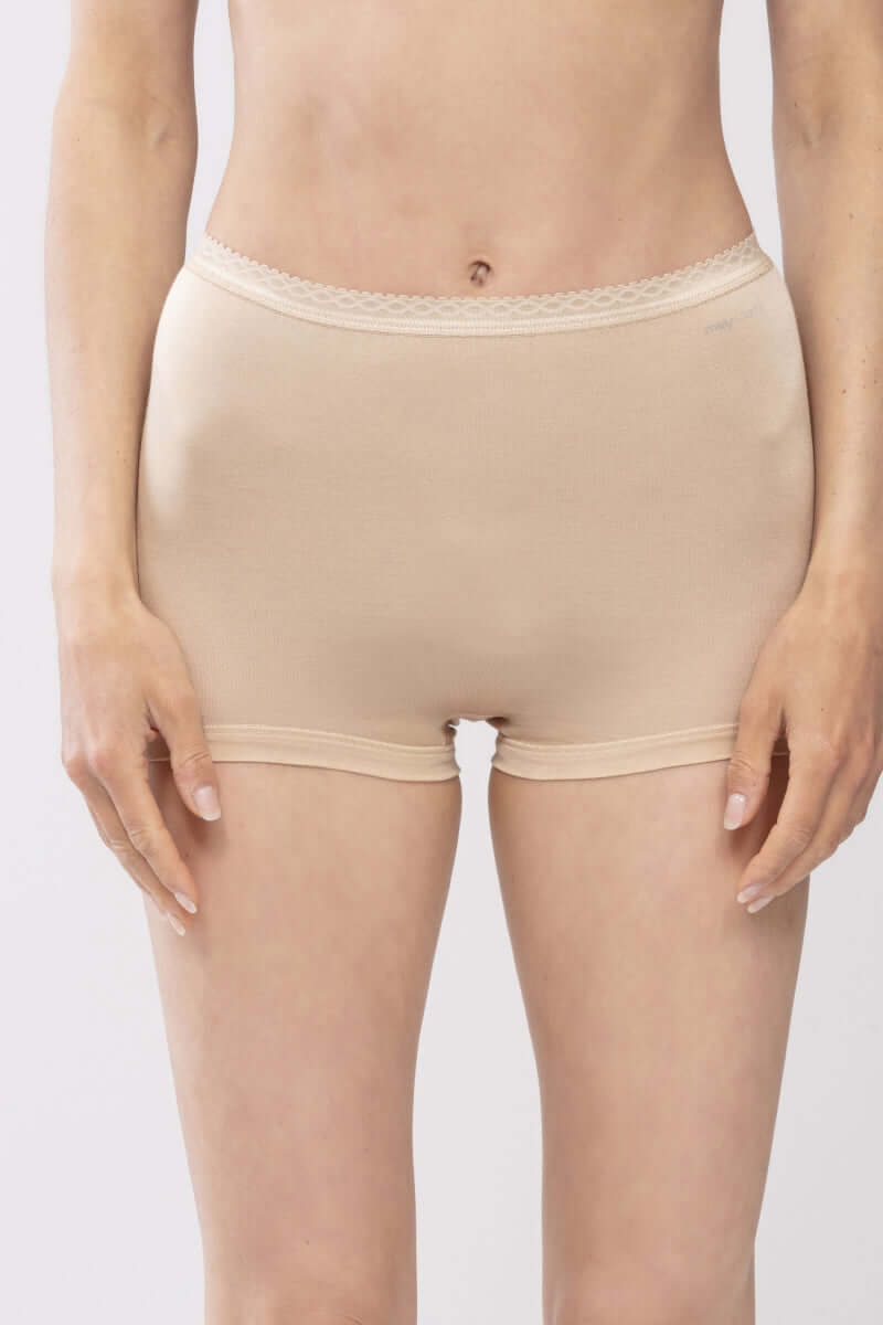 Mey Light dames boxershort in beige, gemaakt van softskin materiaal voor optimaal comfort en ademend vermogen.