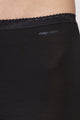 Mey Light zwarte boxershort detail met comfortabele elastische tailleband en glanzende afwerking.