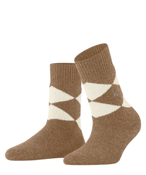 Burlington Huissokken Argyle Dames 22131 5078 almond; cosy warme huissokken met ruitpatroon.
