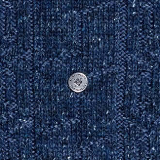 Burlington Kabel Tweed Boot Sokken Heren 24752 6127 navy mel. close-up van het kabelpatroon en logo op de sokken.
