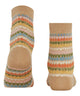 Zomerse dames sokken met bloemrijk fair isle patroon, gemaakt van 70% katoen. Beschikt over Burlingtonclip, beige kleur, enkelhoogte.