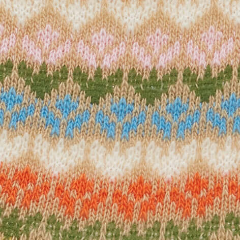 Kleurrijk fair isle patroon op Burlington damessok, met bloemen en strepen, gemaakt van katoen in zomerse kleuren.