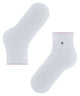 Burlington Lakeside Korte sokken Dames 27116 2000 white met smalle ribstructuur en roze randje.