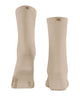 Burlington Princess Street Sokken Dames 22135 4010 cream, fijn geribde glanzende sokken in een zachte viscosemix.