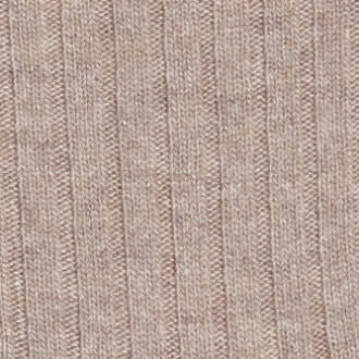 Natuurlijke ribstructuur van beige merinowol en kasjmier, ideaal voor FALKE bootsokken.
