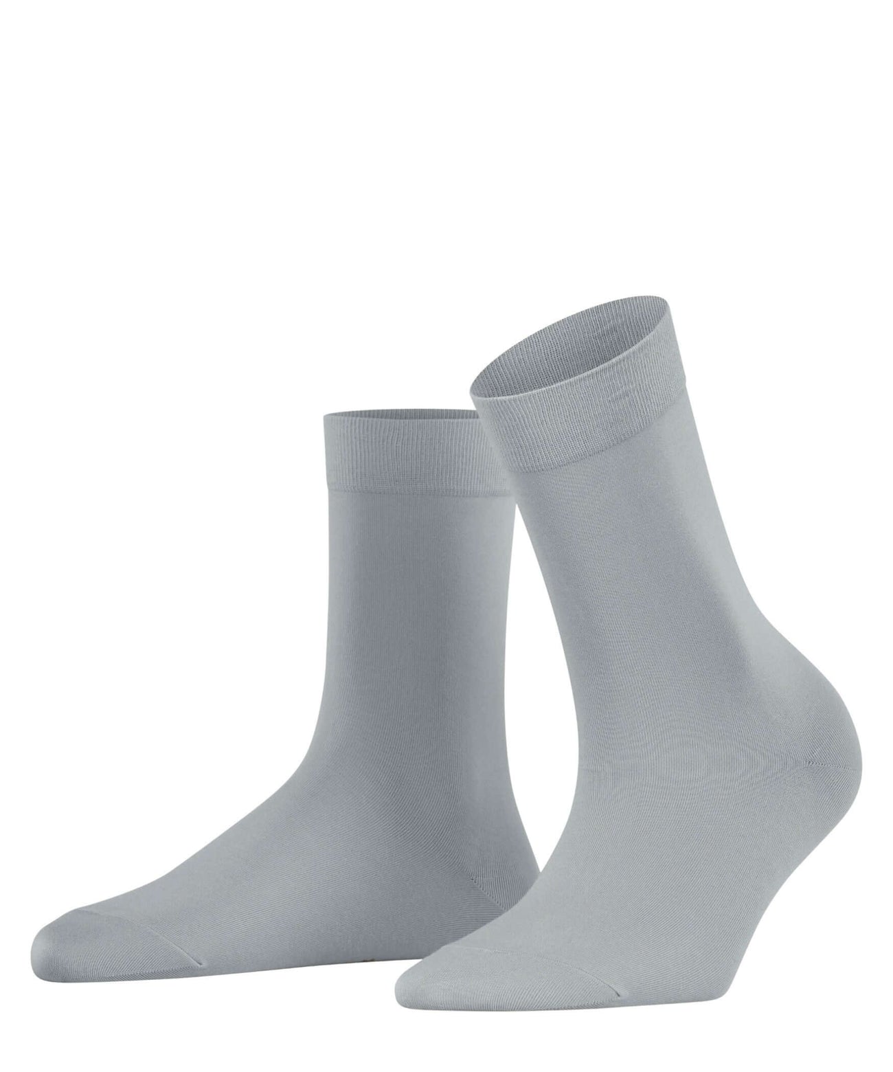 FALKE Cotton Touch damessokken in zilver, gemaakt van huidvriendelijk katoen voor optimale pasvorm en comfort.