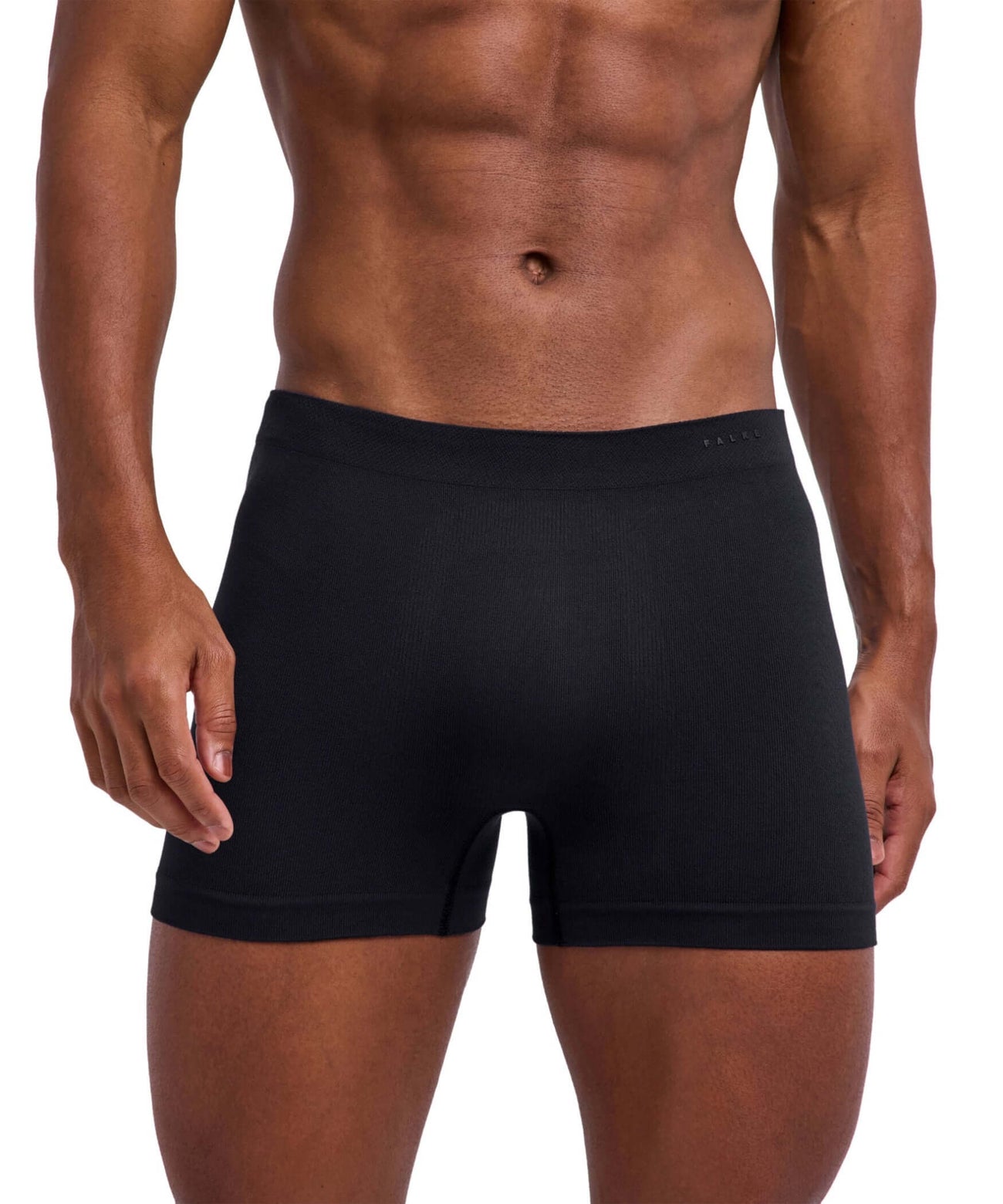FALKE Daily Seamless Boxer Heren 68140 3000 black, zwarte boxer voor heren met een comfortabele pasvorm.