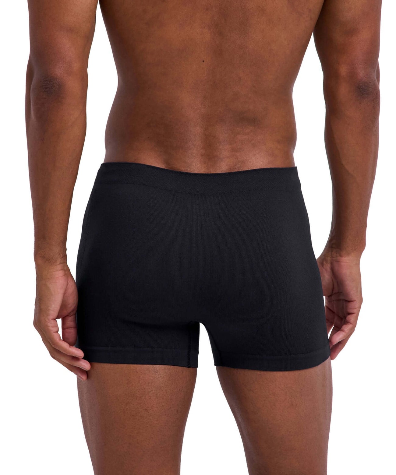 FALKE Daily Seamless Boxer Heren 68140 3000 black achterkant in zwarte soepel zittende boxer.