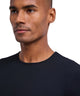 FALKE Daily Seamless Shirt Heren 68143 3000 black, zwarte ronde hals shirt dichtbij opname.