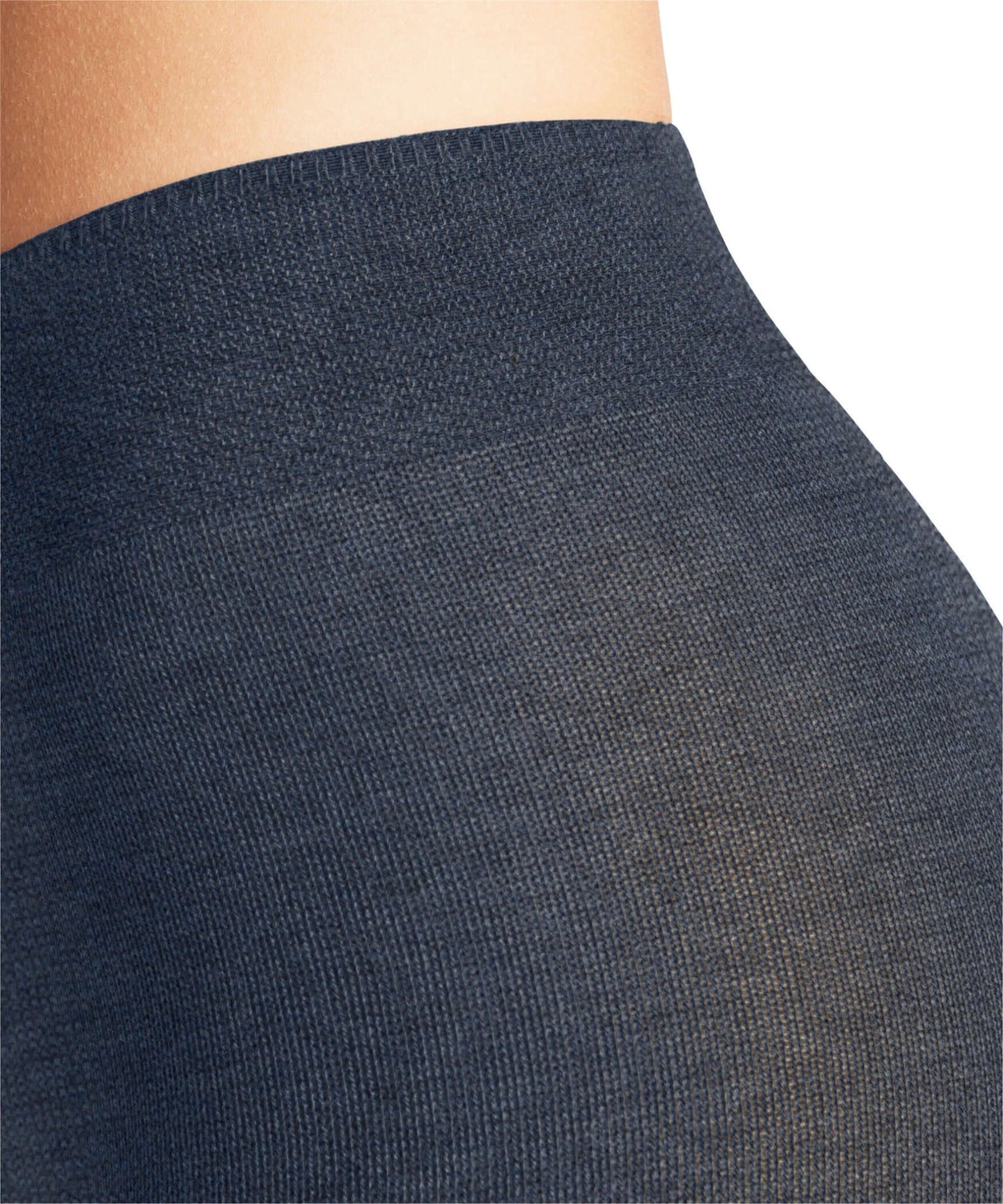 FALKE Family Maillot Dames 48790 6688 dark blue mel. Detail van de tailleband van de gebreide katoenen maillot.