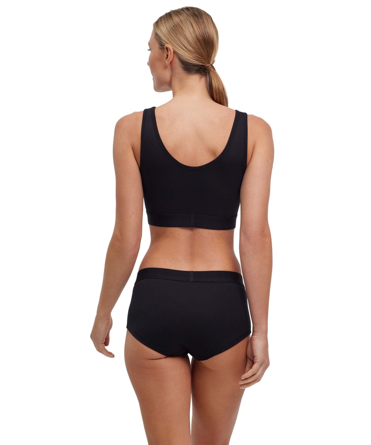 Dames FALKE hipster en top, zwart, met comfortabele pasvorm en elastische afwerking voor dagelijks gebruik.