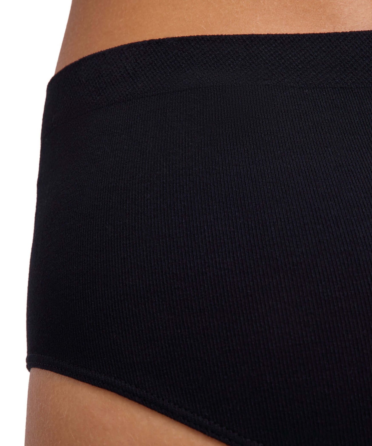 FALKE Hipster Daily Seamless Dames 69077 3000 black close-up van de comfortabele, zachte riblook slip.