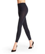 FALKE Pure Matt 100 dameslegging in marine, 100 denier, matte uitstraling en zacht op de huid. Perfect voor elke outfit.
