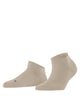 FALKE Sensitive sneakersokken voor dames in kleur linen mel, drukvrij boordje en ergonomische pasvorm.