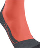 FALKE TK2 Cool dames wandelsok in koraal met optimale voetbescherming en anatomische pasvorm.