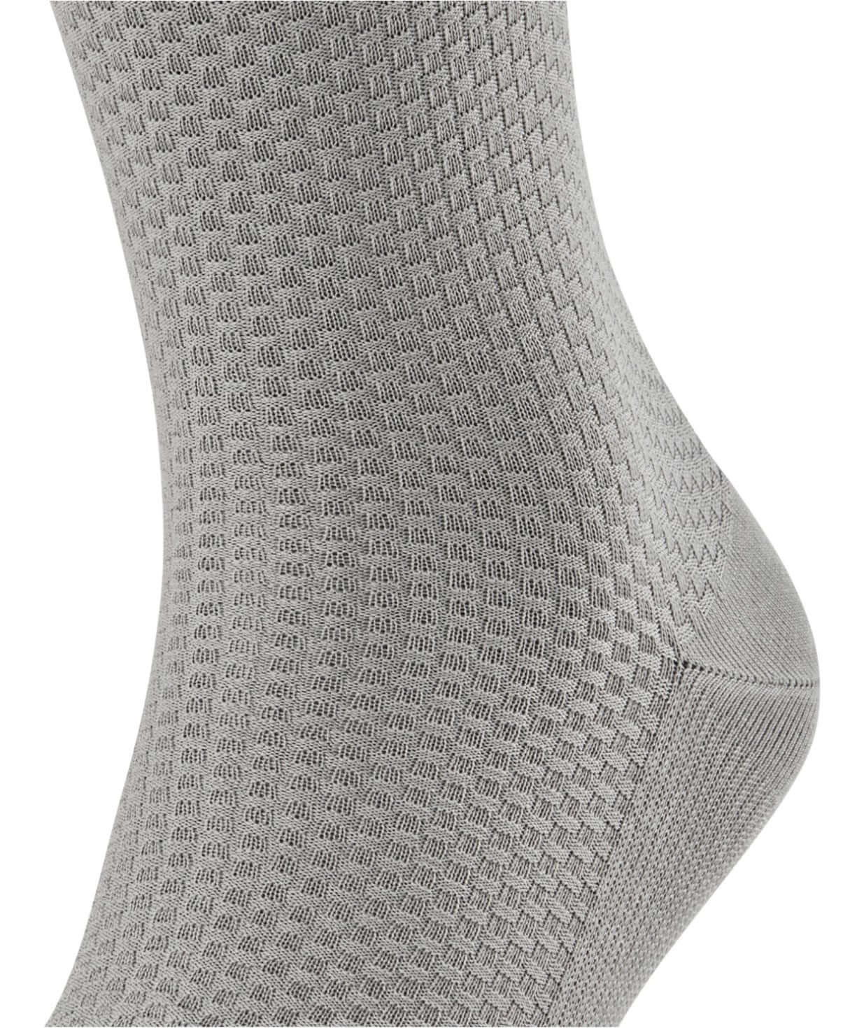 FALKE Tiago Special Edition Fantasiesokken Heren 12476 3225 lunar in grijze kleur met fijne vierkant gebreide structuur.