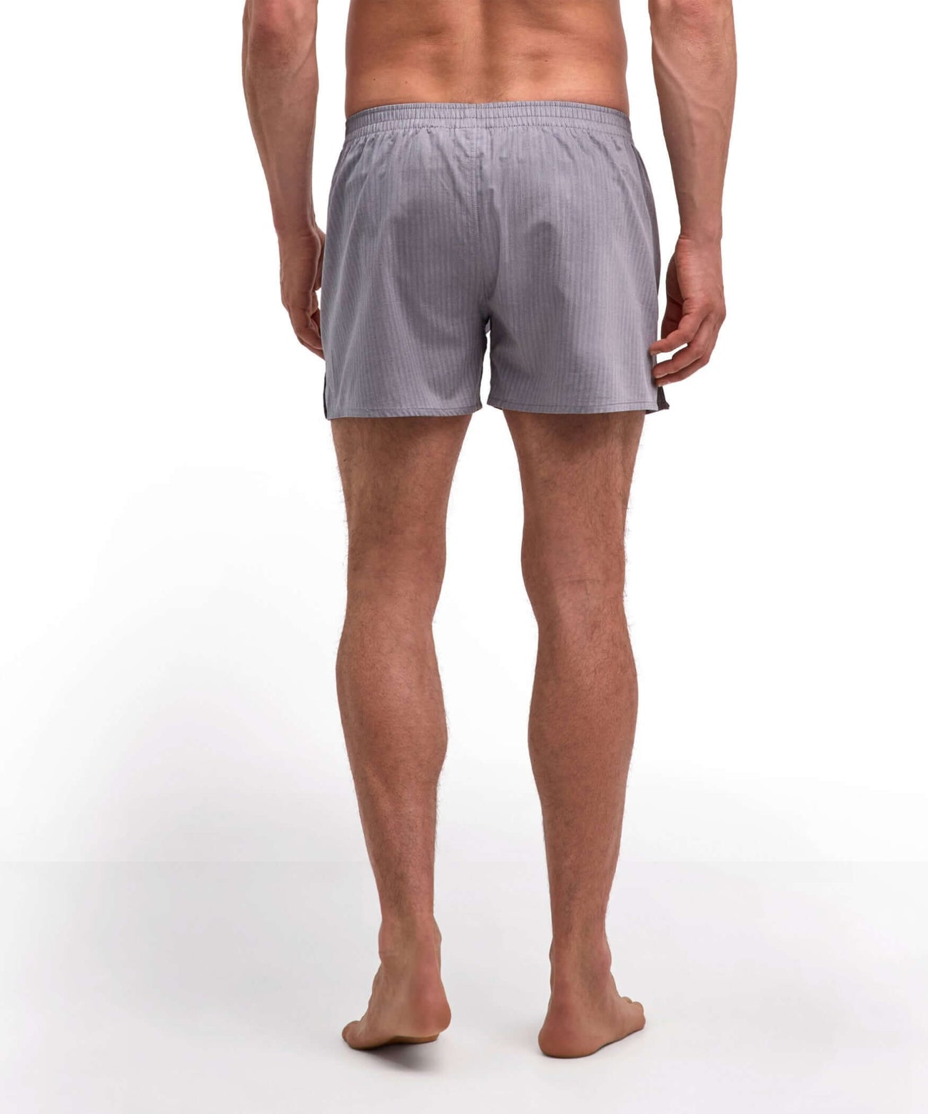 FALKE Wijde Boxershort Heren 68045 3220 black/white achterkant met elastische tailleband en zijsplitjes.