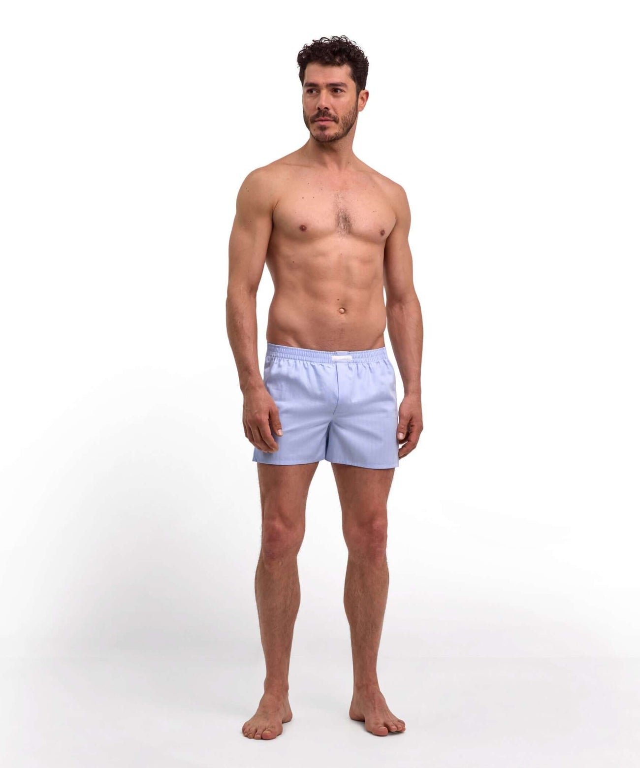 FALKE Wijde Boxershort Heren 68045 6755 light blue model in een lichte boxer.