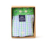 McAlson boxershort in groen en blauw gestreept met blokjes, verpakt in een stijlvolle doos. Comfortabele pasvorm.