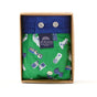 McAlson groene boxershort met gameconsoleprint en donkerblauwe boord, verpakt in een doos.