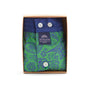Mc Alson boxershort met groene en blauwe paisleyprint in een geschenkdoos.