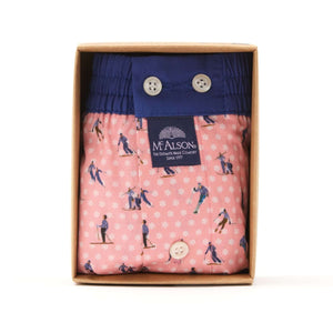 McAlson Boxershort met binnenbroek Skiërs pink M5262 in verpakking met skiprint en donkerblauwe boord.