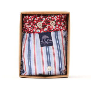 McAlson boxershort met streepjesprint in lightblue met rode bloem boord, verpakt in een stijlvolle doos.