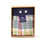 McAlson boxershort in een houten verpakking, kleurrijk ruitpatroon met donkerblauwe boord, stijlvol en comfortabel.