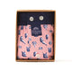 McAlson Boxershort met binnenbroek Venetian Masks pink M5250 in verpakking met Veneziaanse maskers op roze stof.