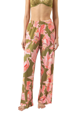 Mey Broek Flower Whirl Dames 1220127 1785 golden fern, lange pyjamabroek met bloemmotief in groen en roze.