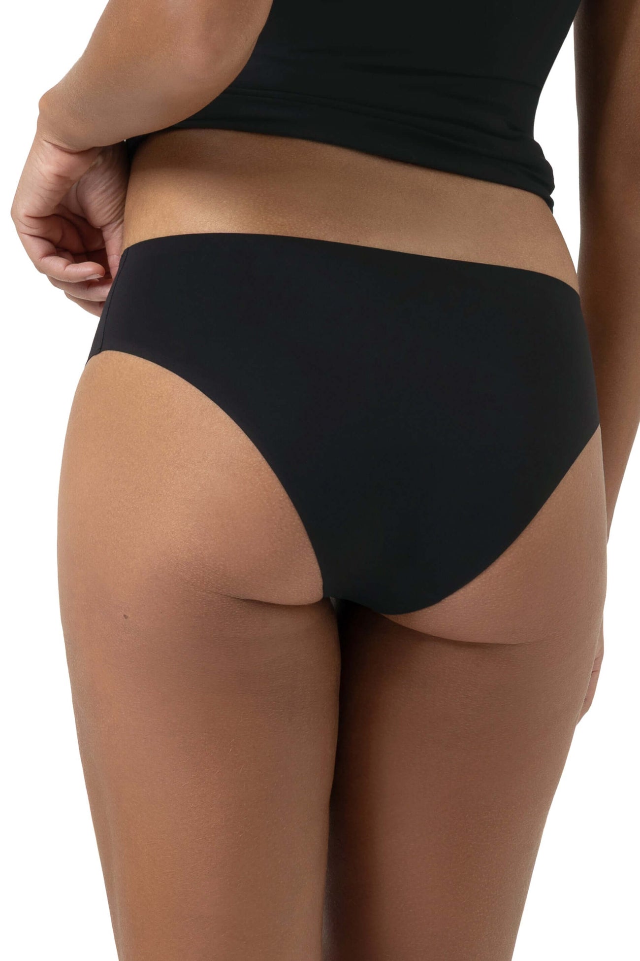 Mey Naadloze Slip Brasil Simply Better Invisible Dames 1120054 3 zwart, onzichtbare slip voor dames in zwart.