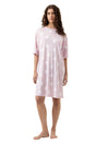 Mey Nachthemd Pretty Dots Dames 1230147 1790 pink parfait, licht roze nachthemd met witte dots en wijde korte mouwen.
