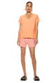 Mey Shirt Brooke Dames 17757 547 sunglow, casual V-hals shirt met trendy oversized mouwtje en gestreepte shorts.