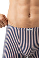 Mey Shorty Coral Stripes Heren 2120212 1762 hague blue boxers met roodwitblauw gestreept design.