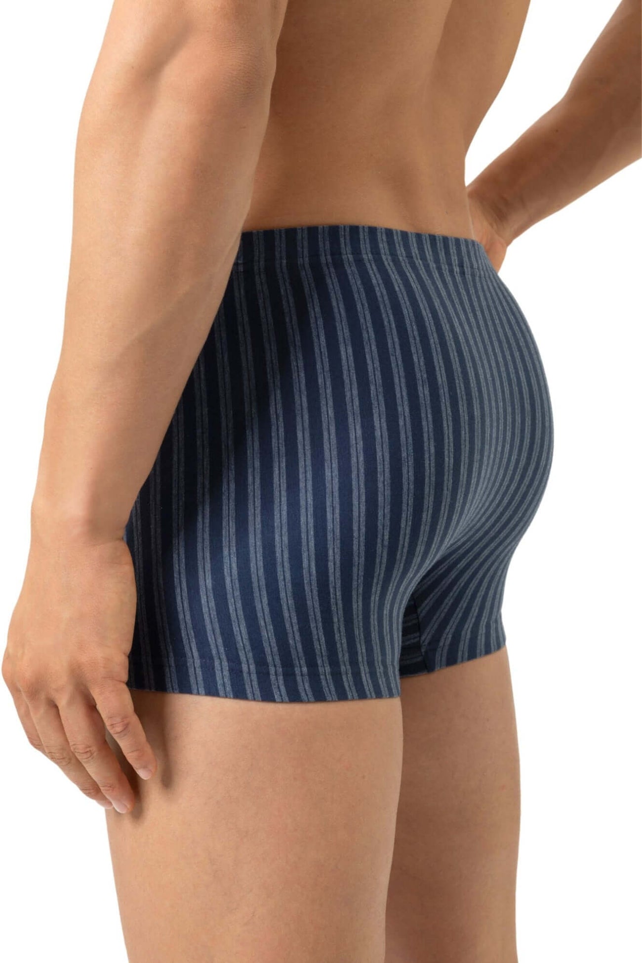 Mey Shorty Denim Stripes Heren 2120223 668 yacht blue, gestreepte boxer met comfortabele katoenmix.