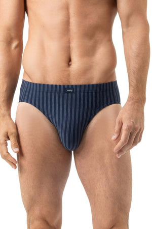 Mey Slip Denim Stripes Heren 2120222 668 yacht blue op mannequin in denim blauw streepjespatroon.