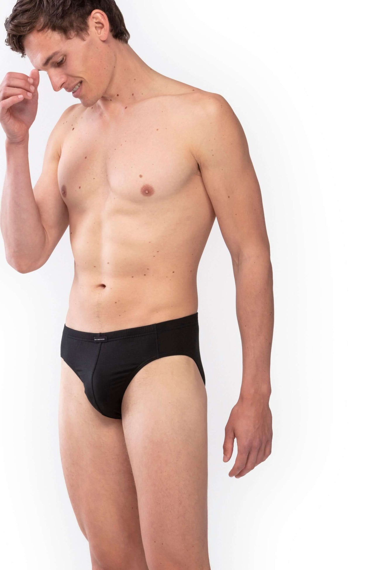 Mey Slip Network Heren 34219 123 schwarz model in zwart ondergoed, ademend en zacht op de huid.