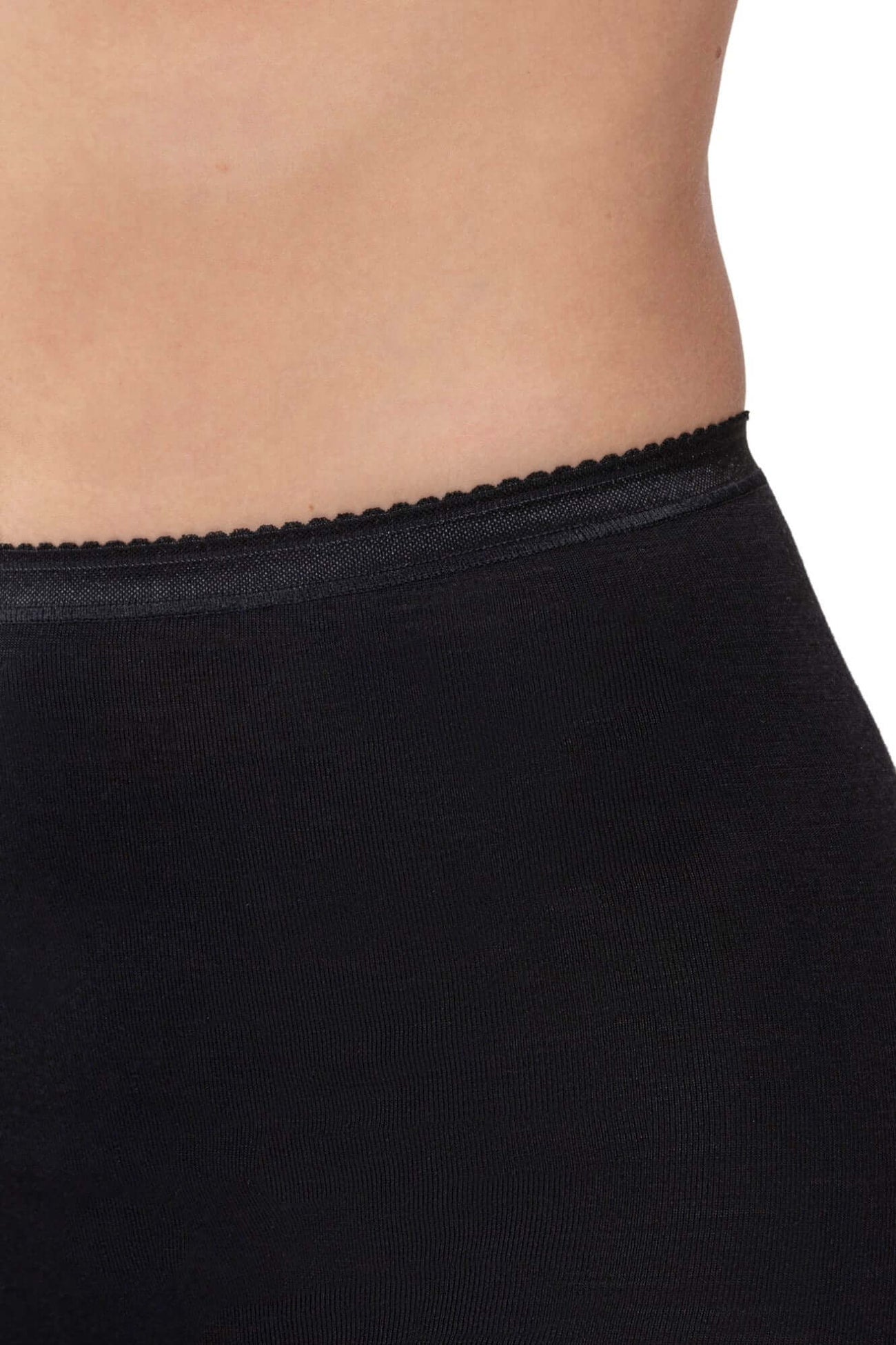 Mey Slip met lange pijp Wol Zijde Exquisite Dames 67407 3 schwarz met elastische tailleboord en soepele afwerking.