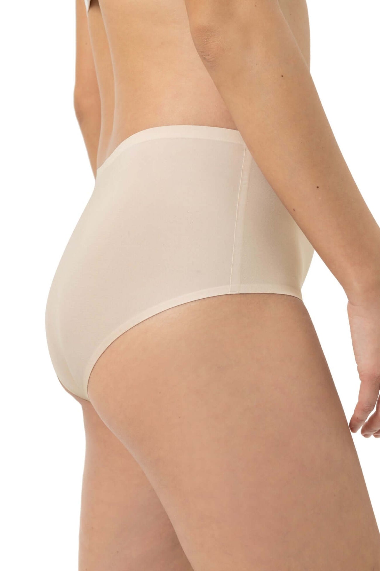 Mey Taille Slip Simply Better Invisible Dames 1120056 703 bailey in huidkleurige uitvoering, onzichtbare taille slip.