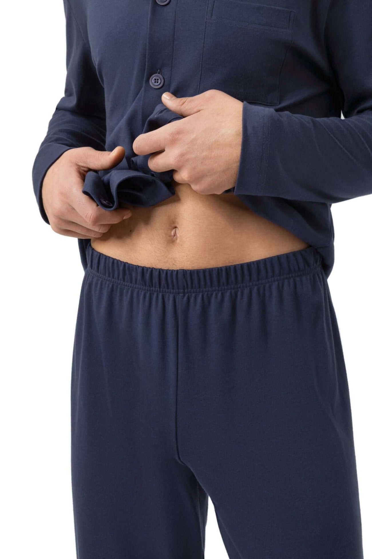 Heren doorknoop pyjama in yacht blue, zachte katoenen stof met smalle pijpen.