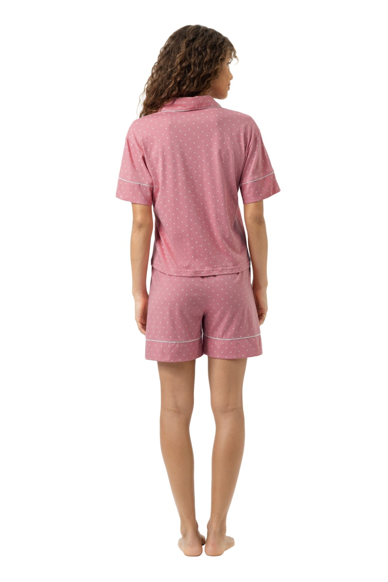 Mey Tweedelige Korte Knoopjes Pyjama Dames 1240121 1782 soft rosewood van achteren gezien, met korte mouwen en shortje.
