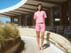 Mey Tweedelige Korte Knoopjes Pyjama Dames 1240121 1782 soft rosewood model buiten in de zon.