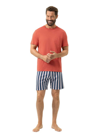 Mey Tweedelige Korte Pyjama Bold Coral Stripes Heren 2240084 1764 coral island model in zomerse pyjama met gestreepte short.