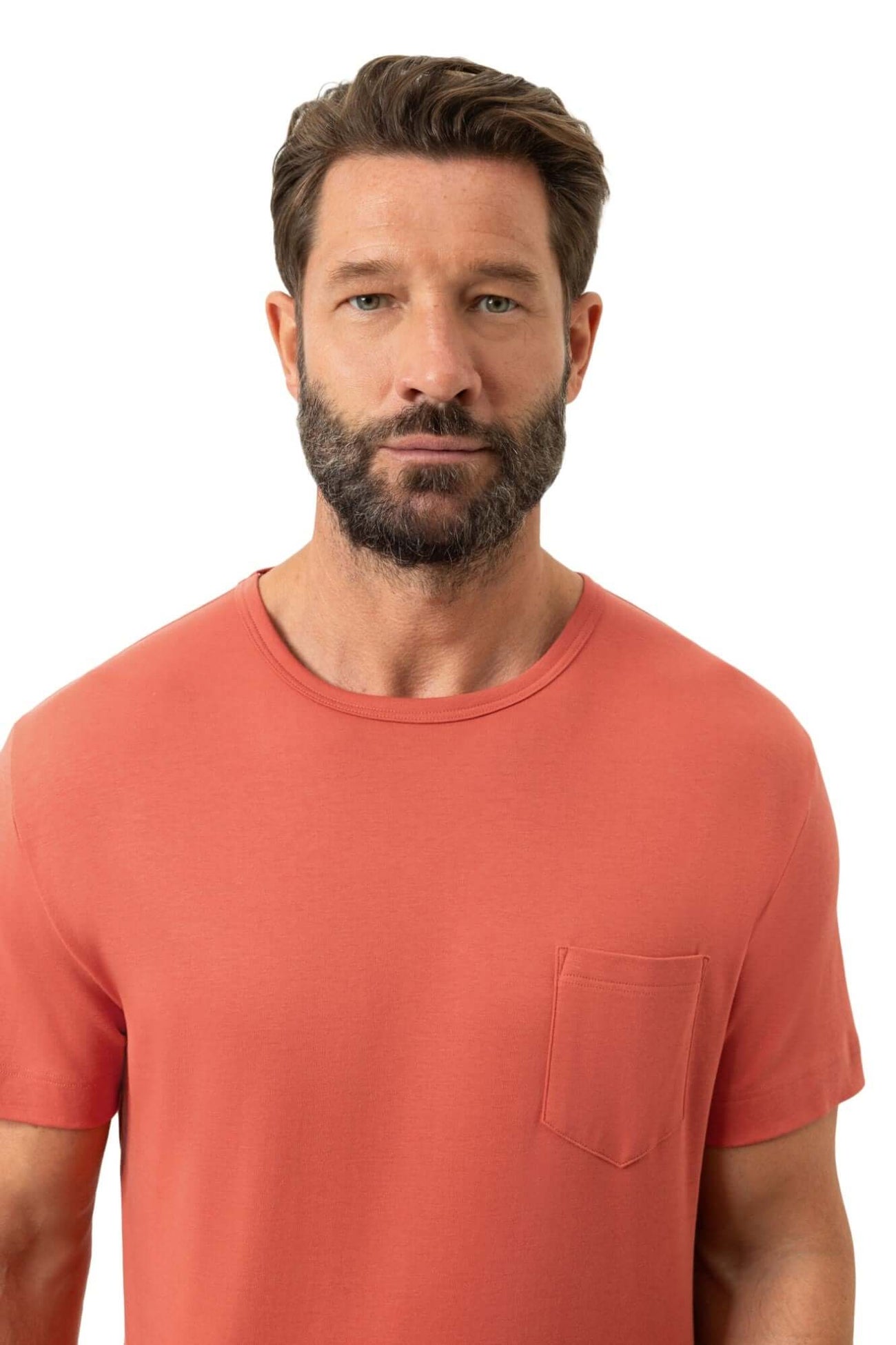 Mey Tweedelige Korte Pyjama Bold Coral Stripes Heren 2240084 1764 coral island, man in effen rood shirt met zak.