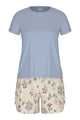 Mey Tweedelige Korte Pyjama Botanic Garden Dames 1240106 1737 almond milk met lichtblauw shirt en gebloemde broek.