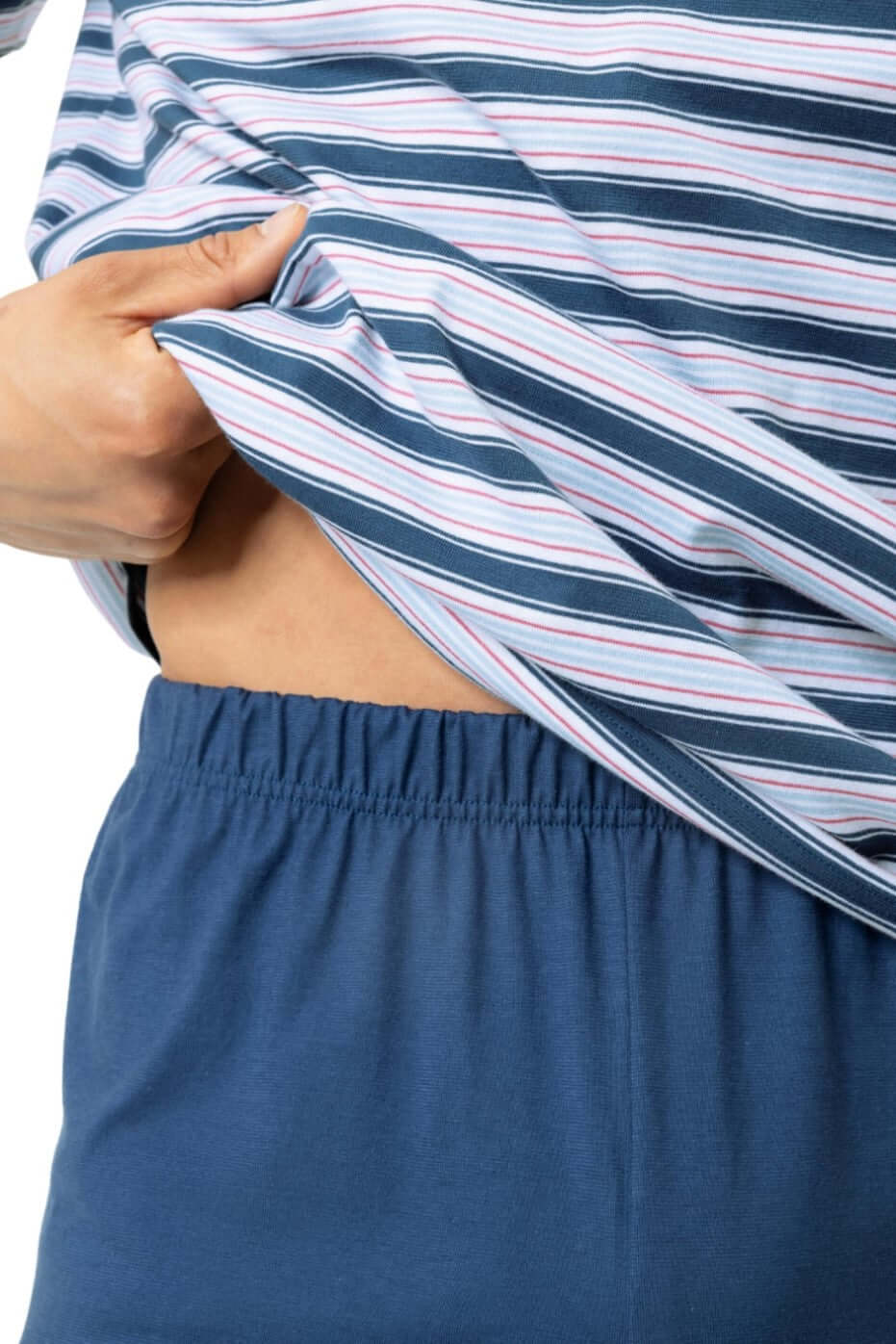 Mey Tweedelige Korte Pyjama Sky Stripes Heren 2240079 1762 hague blue, gestreept shirt met korte effen blauwe broek.
