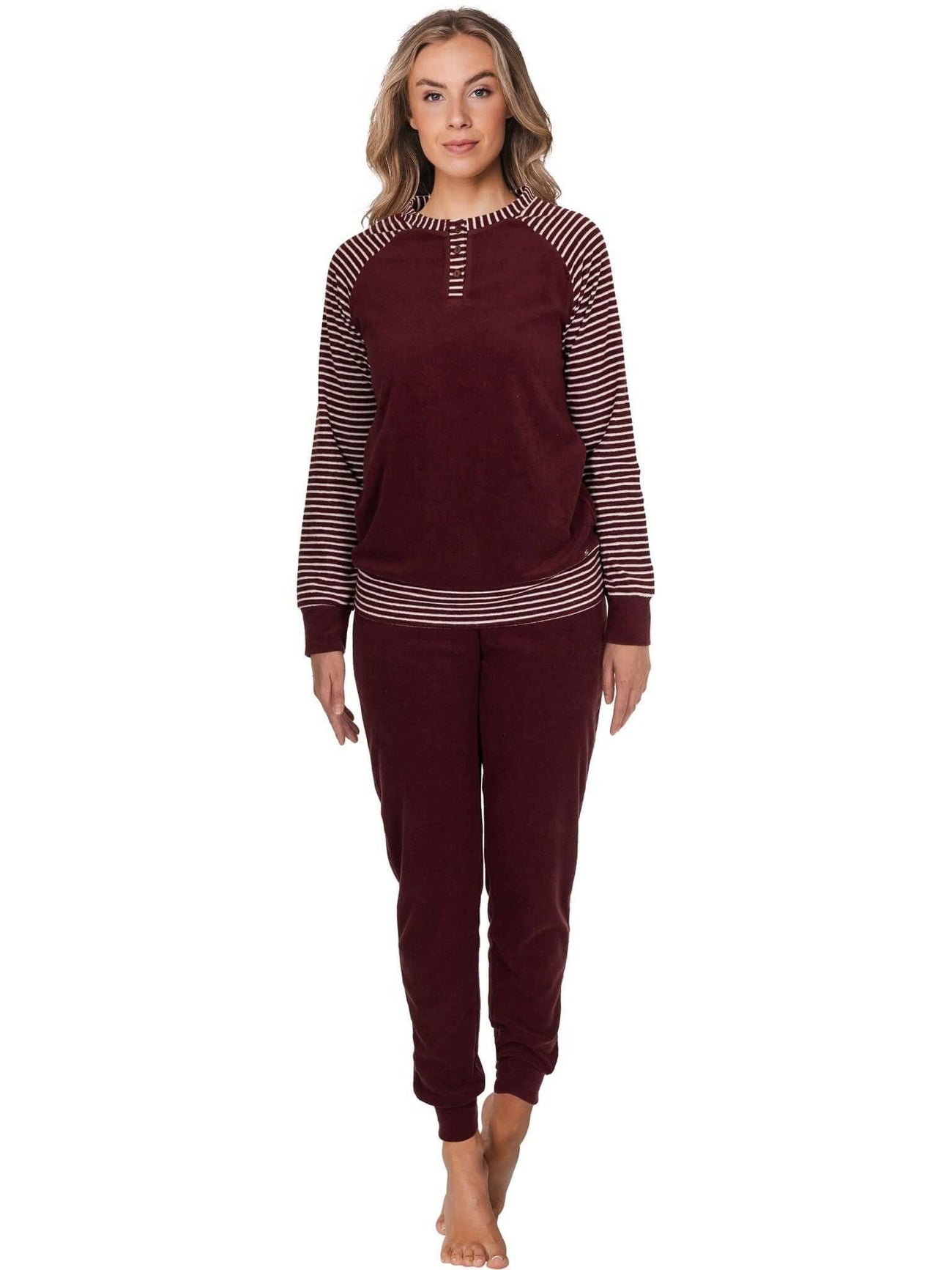 Pastunette Tweedelige Pyjama Badstof Dames 121199-104-1 270 dark red, zachte en comfortabele badstof pyjama in donkerrood.