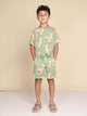 Kind in SNURK Alpaca Meadow Shorts Kids met schattige Alpacaprint en relaxte fit.