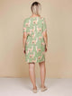 SNURK Alpaca Meadow T-shirt Dress Dames versie van achter met alpacaprint in zachte katoen.